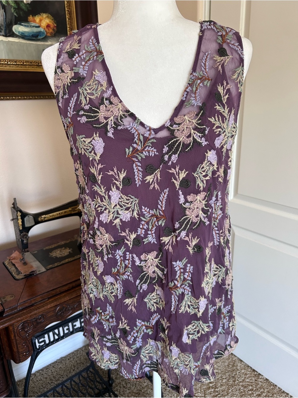 Sleeveless Purple Floral Embroidered V-Neck Top